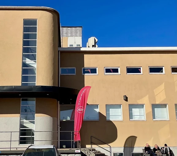 Ingången till ABF-huset i Västerås.