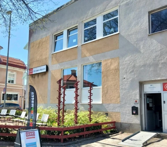 Ingången till ABF:s studiehem i Sala.