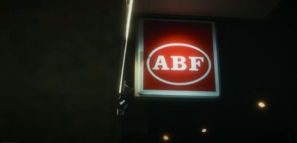 Utan folkbildning tystar sverige - kampanjbild med ABF skylt