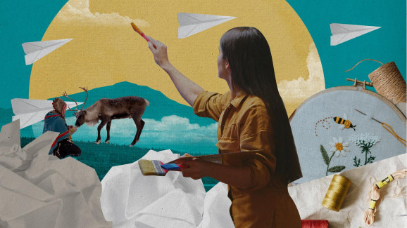 Ett collage av bilder. En kvinna med långt hår som håller i målarpenslar. Ett broderi. I bakgrunden pappersflygplan som flyger i en solnedgång och ett fjäll med en kvinna i samisk folkdräkt och en ren.