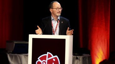Tomas Eneroth i talarstolen på S kongress 2025