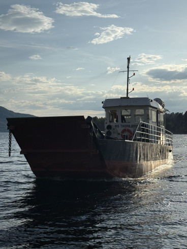 Färjan M/S Thorbjørn som tar med besökare ut till Utøya.